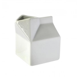Mlékovka ve tvaru krabice, porcelán